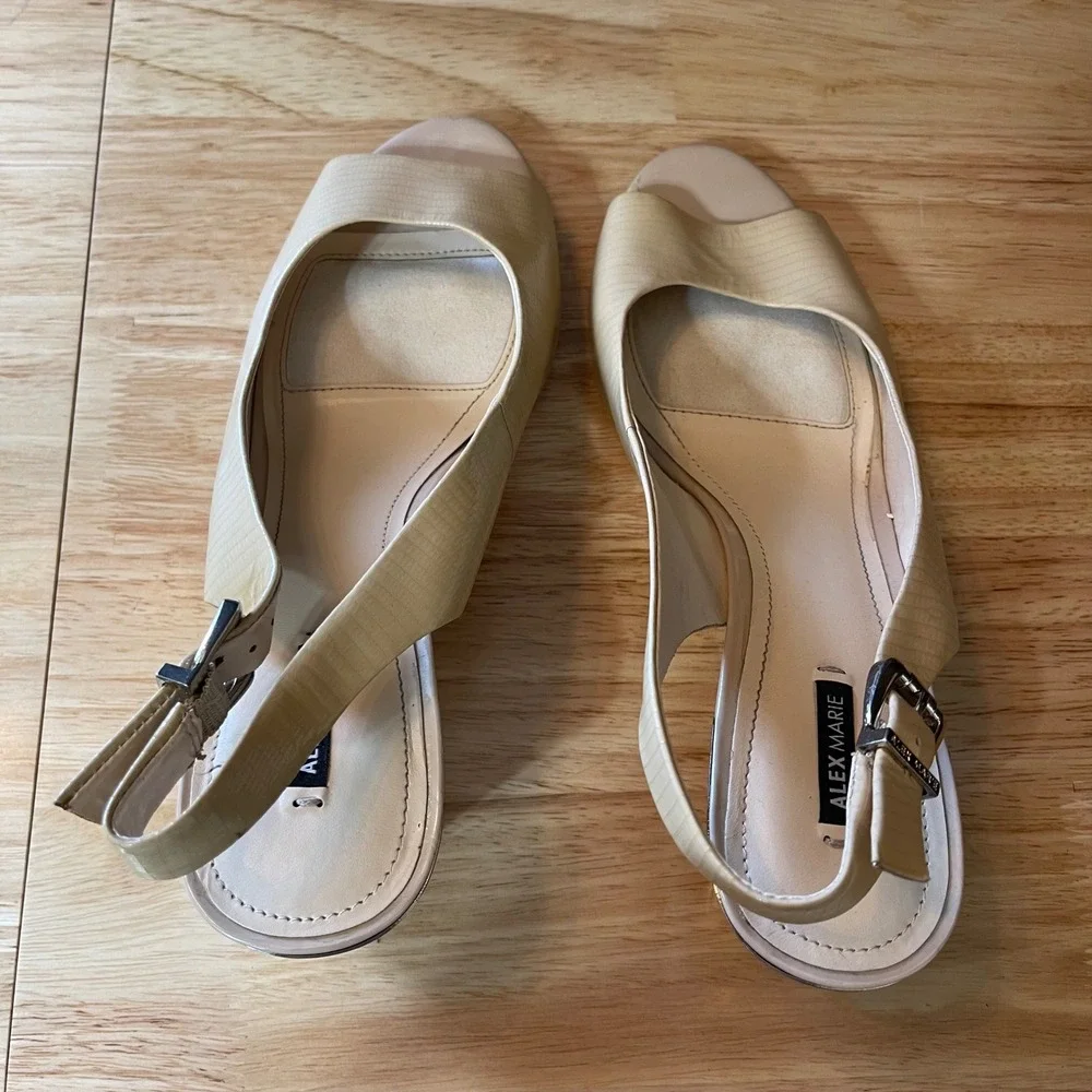 Alex Marie Womens Cream Lizard Embossed Slingback Wedge Peep Toe Sandals 11M